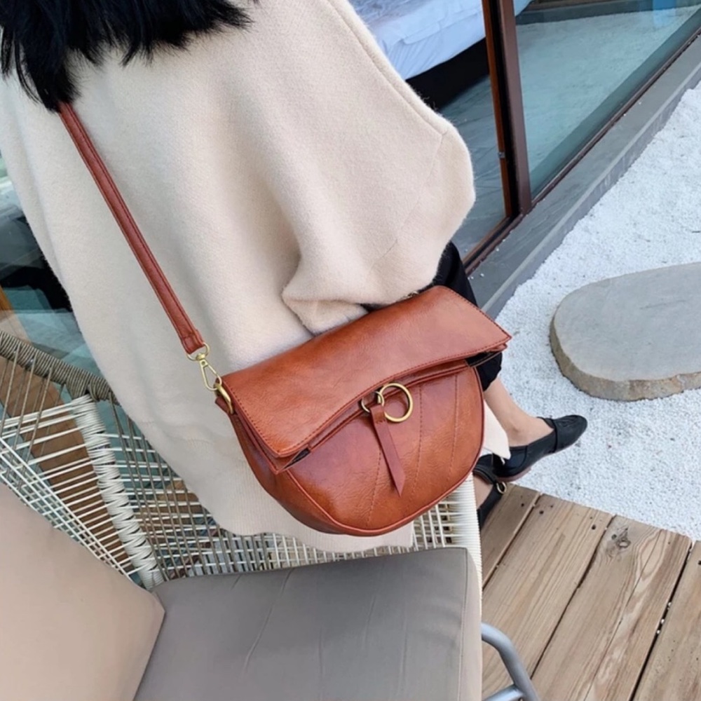 🆕MONTELLA Saddle Crossbody Bag